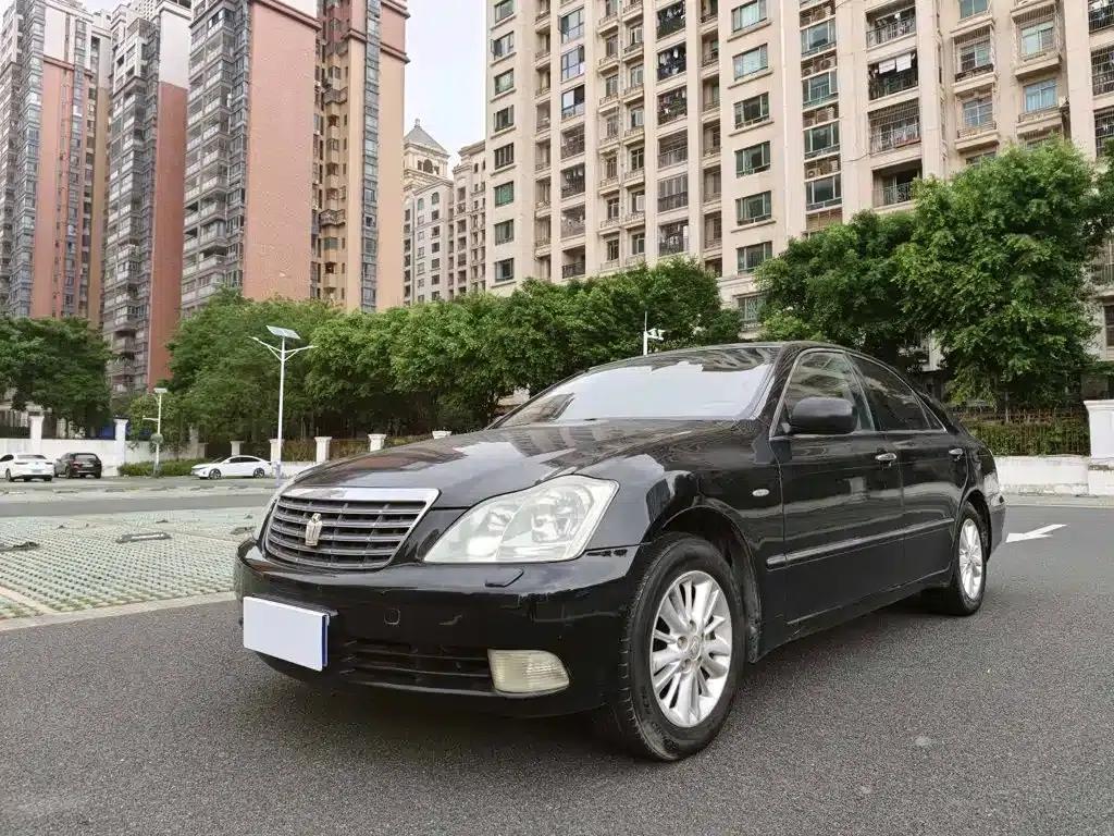 Crown 2005 3.0L Royal — миниатюра 1