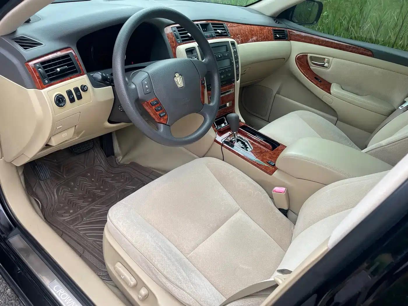 Crown 2005 2.5L Royal — миниатюра 6