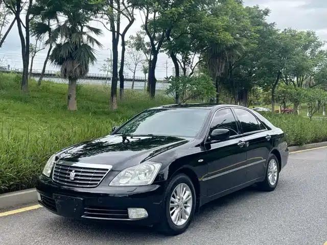 Crown 2005 2.5L Royal