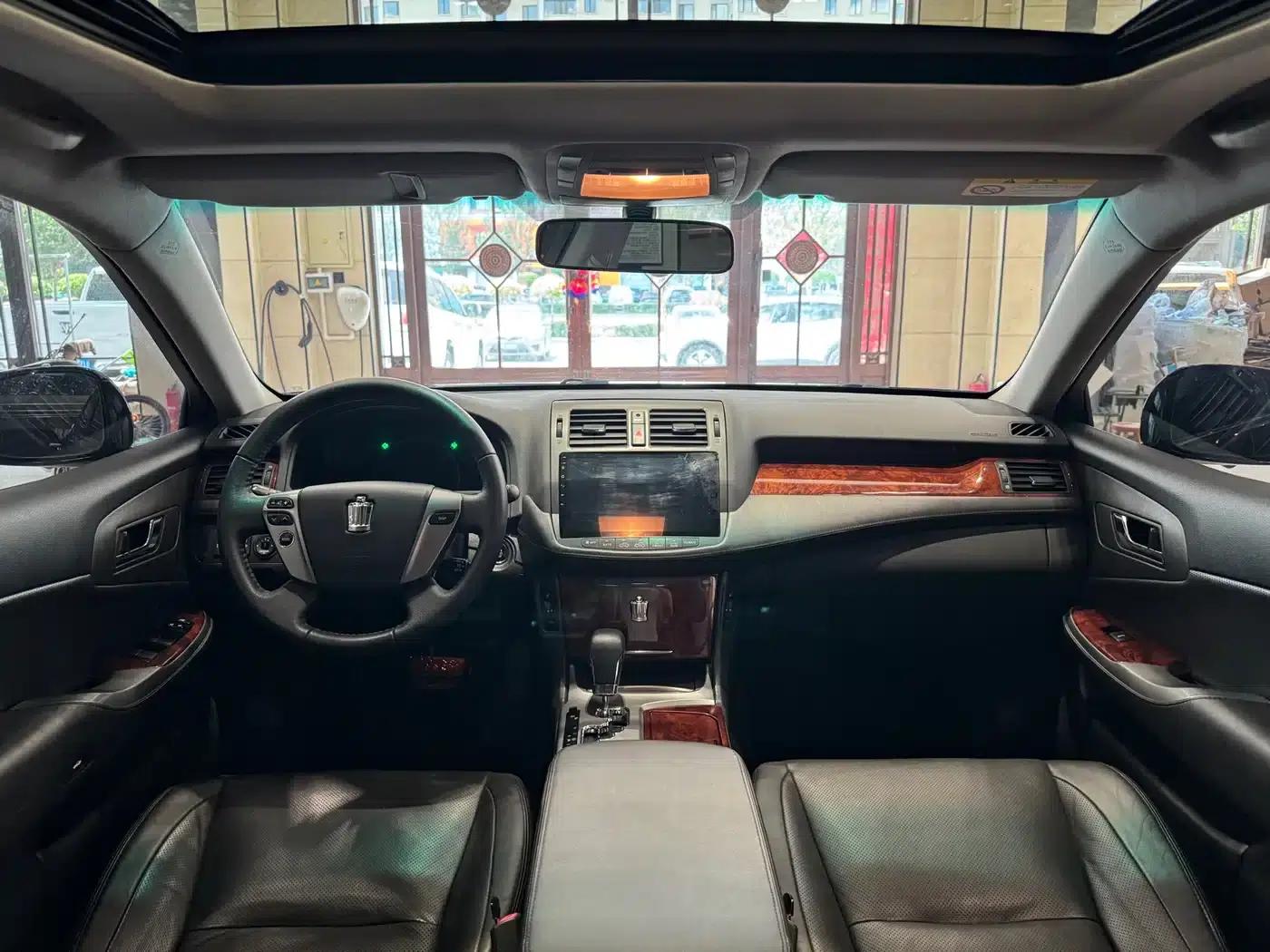 Crown 2012 2.5L Royal Leather Edition — миниатюра 11
