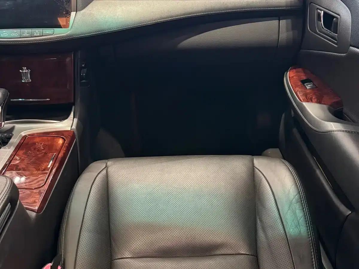 Crown 2012 2.5L Royal Leather Edition — миниатюра 14