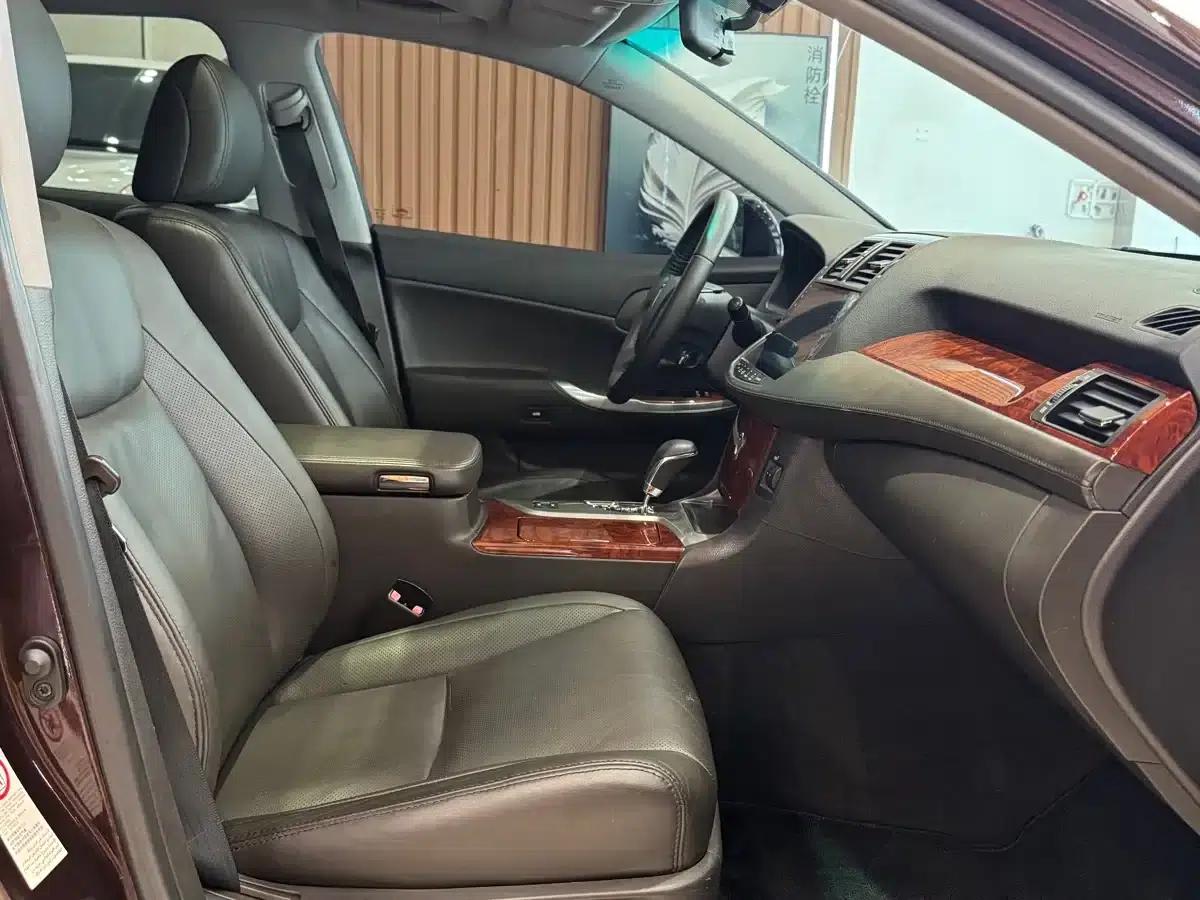 Crown 2012 2.5L Royal Leather Edition — миниатюра 17