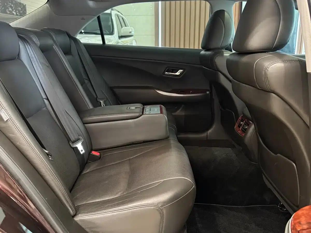 Crown 2012 2.5L Royal Leather Edition — миниатюра 19