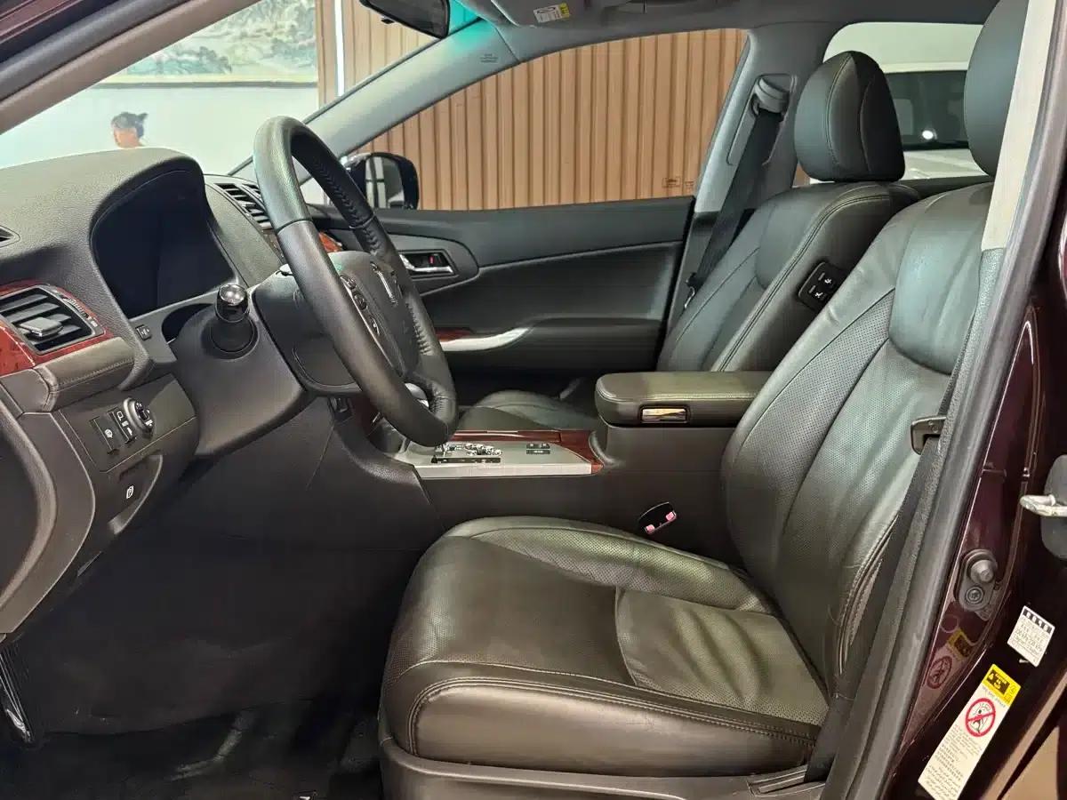 Crown 2012 2.5L Royal Leather Edition — миниатюра 8