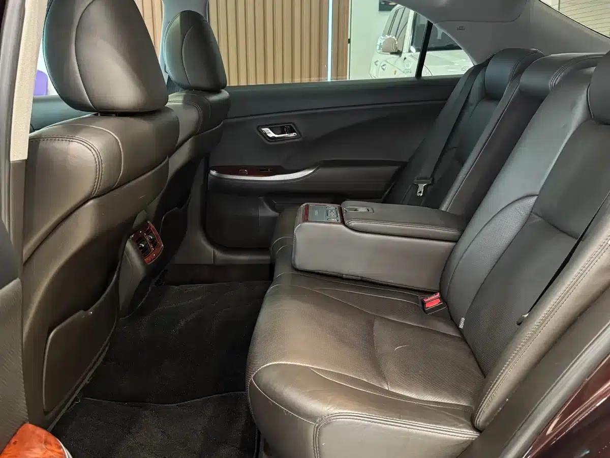 Crown 2012 2.5L Royal Leather Edition — миниатюра 9