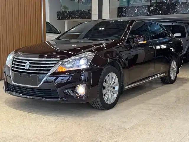 Crown 2012 2.5L Royal Leather Edition