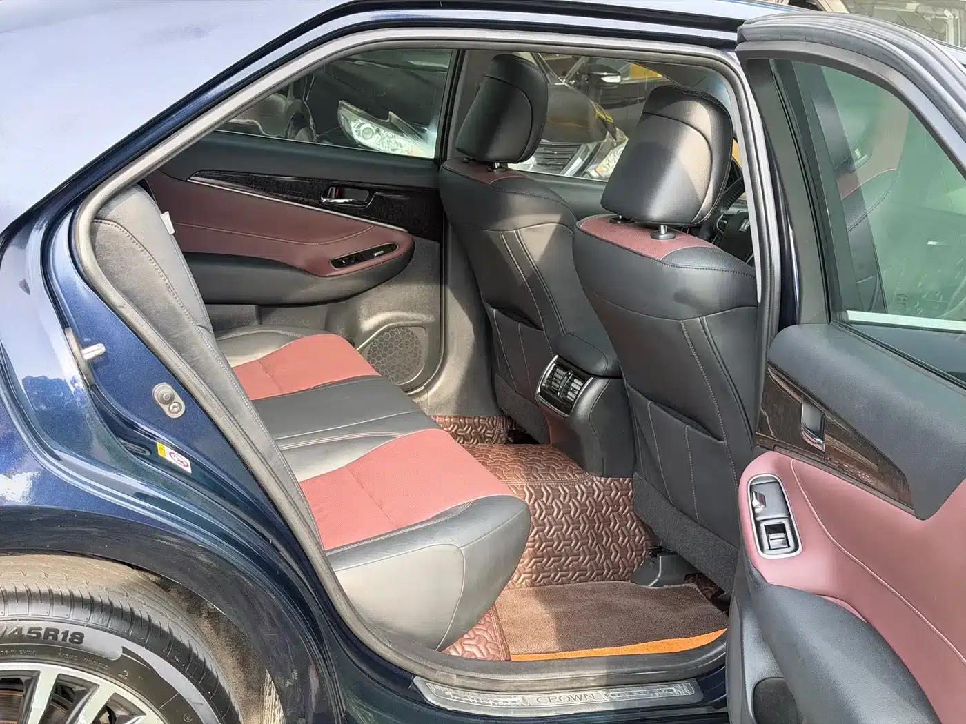Crown 2018 2.0T Sport Edition — миниатюра 10