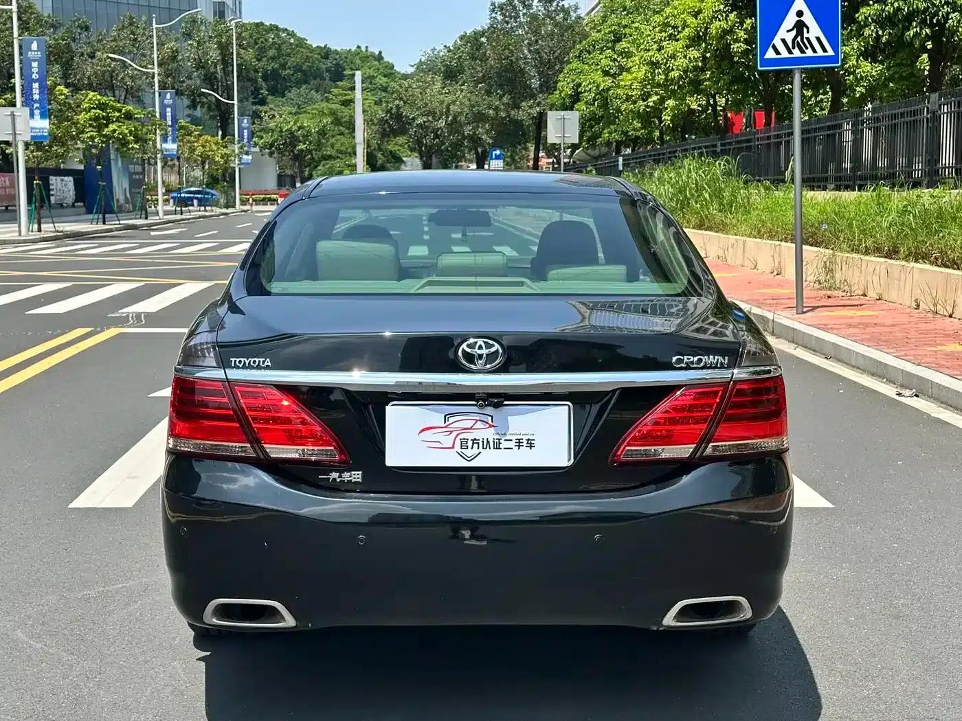 Crown 2012 2.5L Royal Leather Edition — миниатюра 11