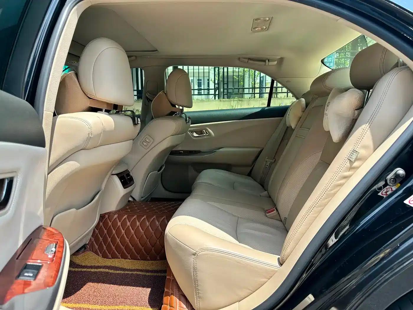 Crown 2012 2.5L Royal Leather Edition — миниатюра 6