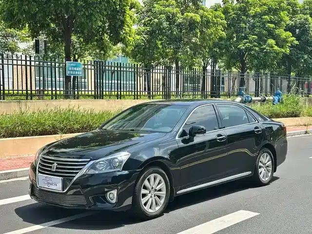 Crown 2012 2.5L Royal Leather Edition