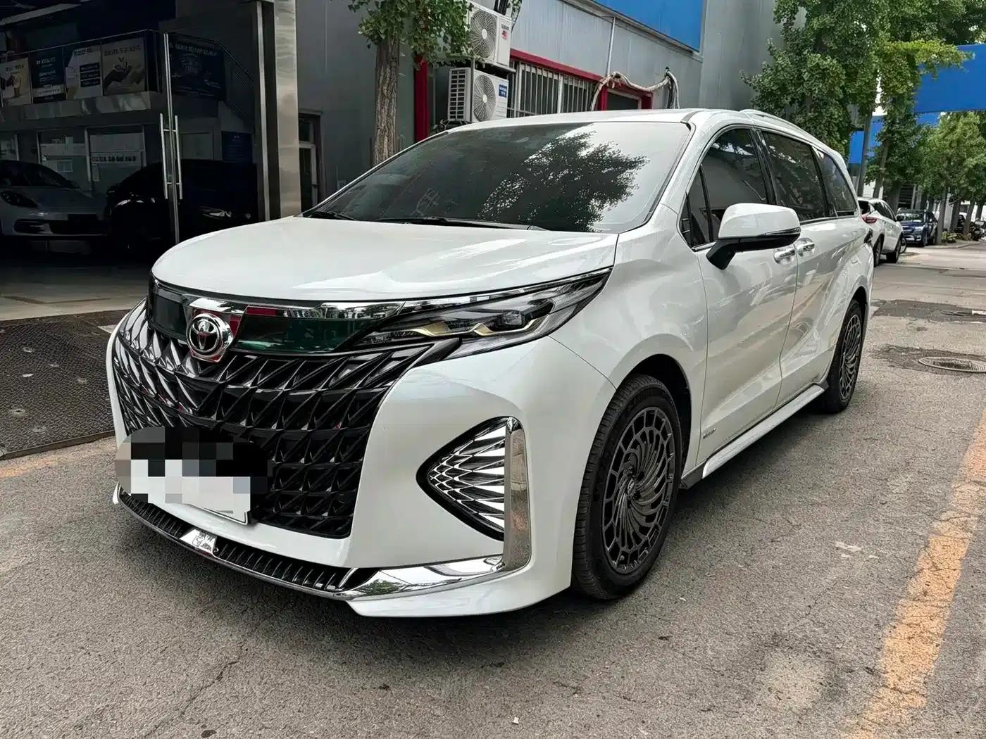 2024 Grevia 2.5L Hybrid Comfort Edition — миниатюра 1