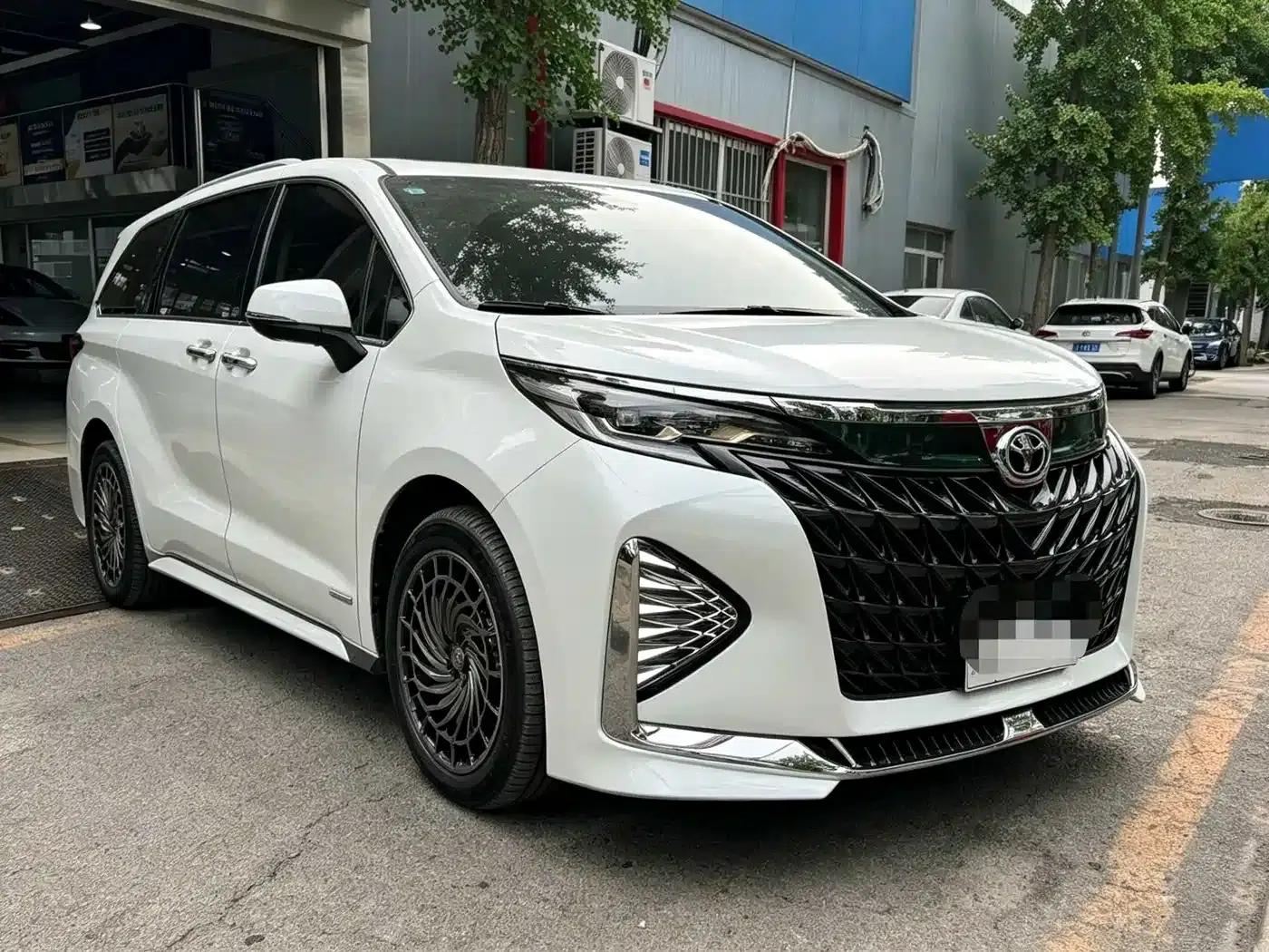 2024 Grevia 2.5L Hybrid Comfort Edition — миниатюра 3