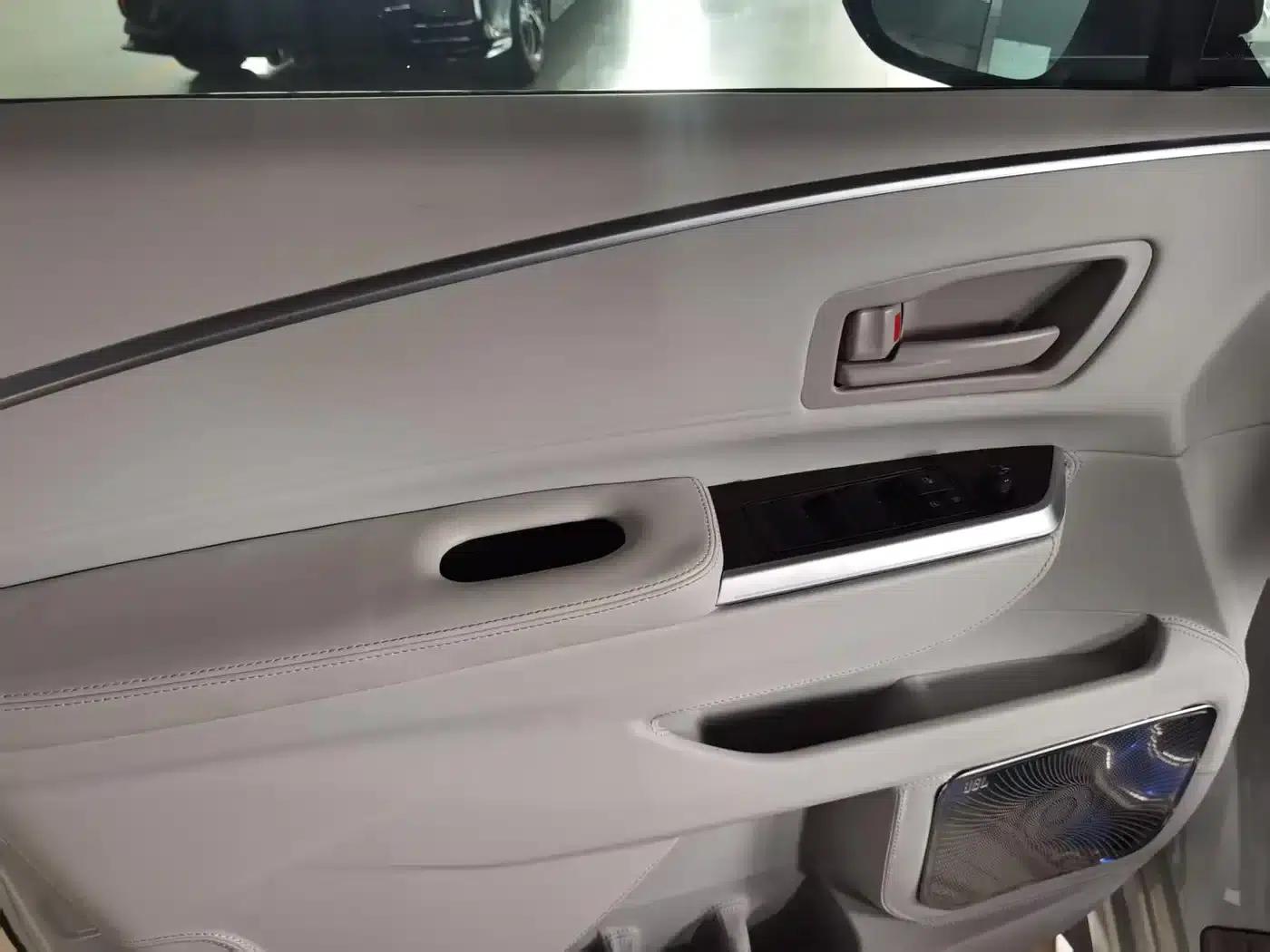 2024 Grevia 2.5L Hybrid Comfort Edition — миниатюра 4
