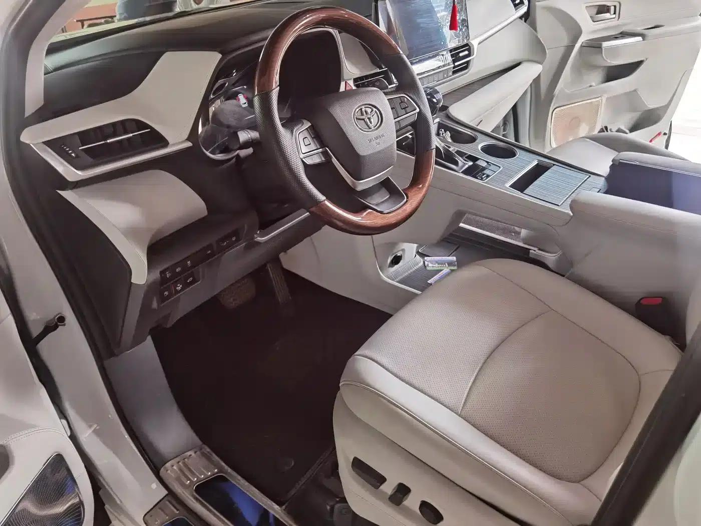 2024 Grevia 2.5L Hybrid Comfort Edition — миниатюра 5