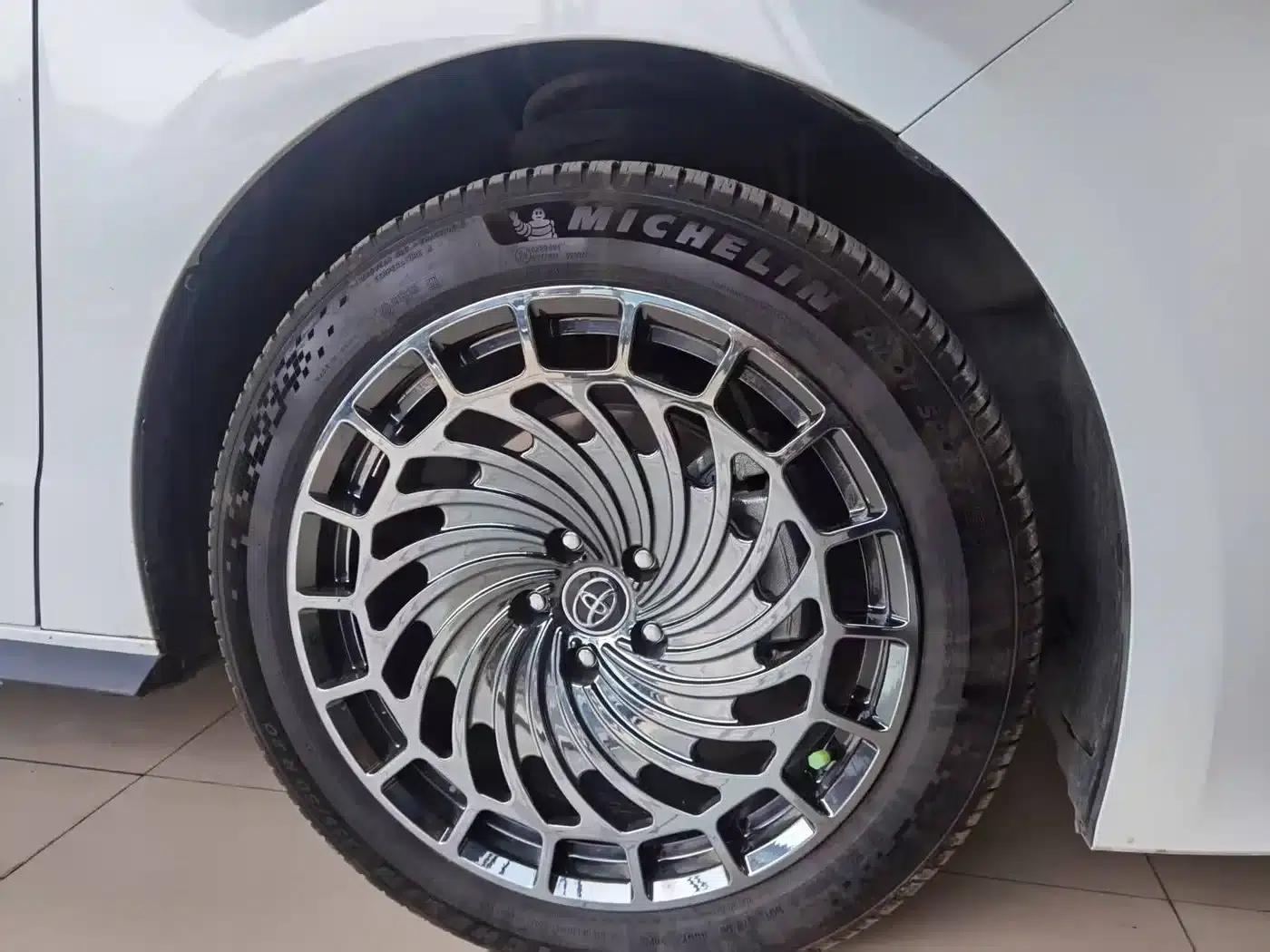2024 Grevia 2.5L Hybrid Comfort Edition — миниатюра 10