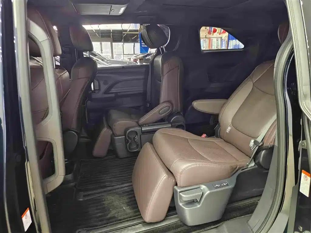 2023 Grevia 2.5L Hybrid Flagship VIP Edition — миниатюра 11