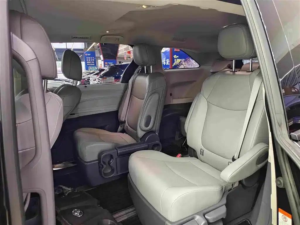2024 Grevia 2.5L Hybrid Comfort Edition — миниатюра 11