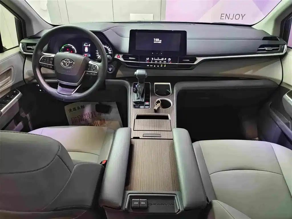2024 Grevia 2.5L Hybrid Comfort Edition — миниатюра 12