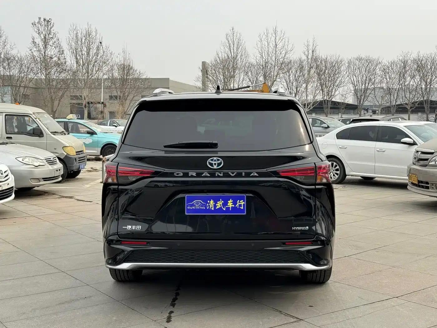 2023 Grevia 2.5L Hybrid Premium Plus Edition — миниатюра 14