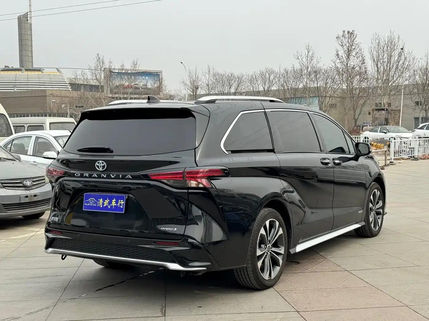 2023 Grevia 2.5L Hybrid Premium Plus Edition — миниатюра 15