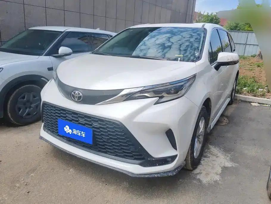 2024 Grevia 2.5L Hybrid Comfort Edition — миниатюра 1