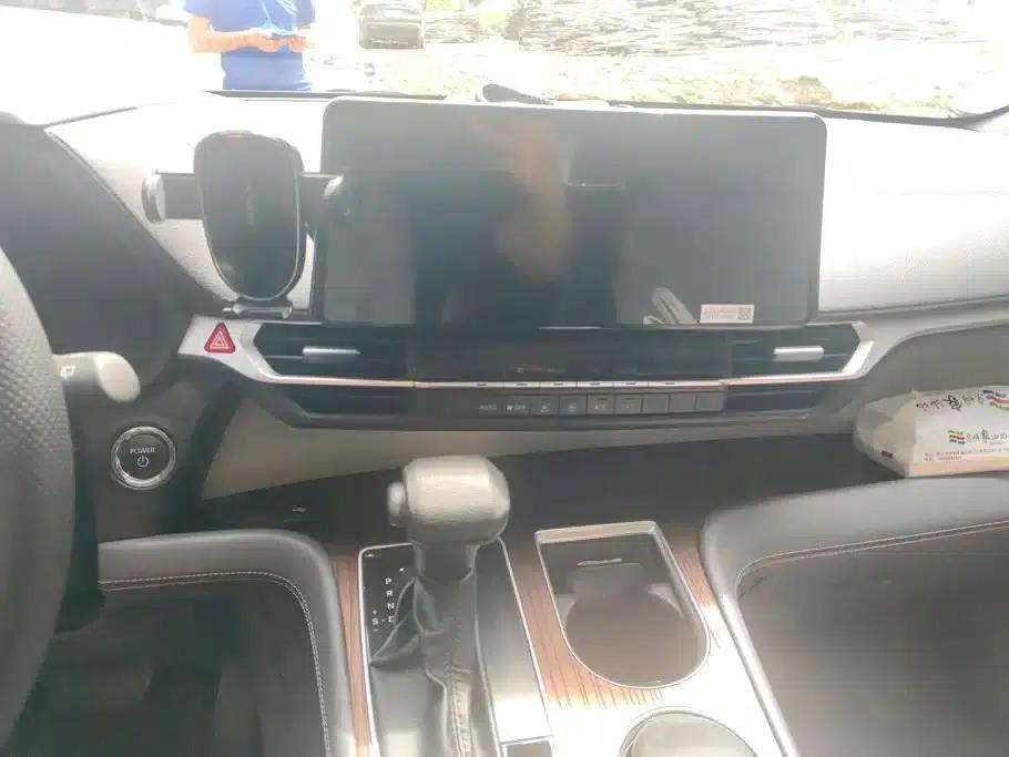 2024 Grevia 2.5L Hybrid Comfort Edition — миниатюра 13