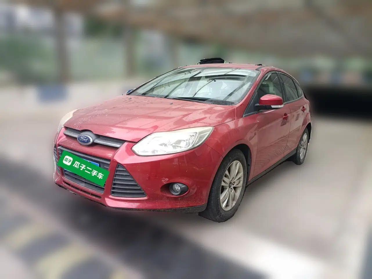 Ford Focus 2012 Hatchback 1.6L Automatic Comfort Model — миниатюра 1