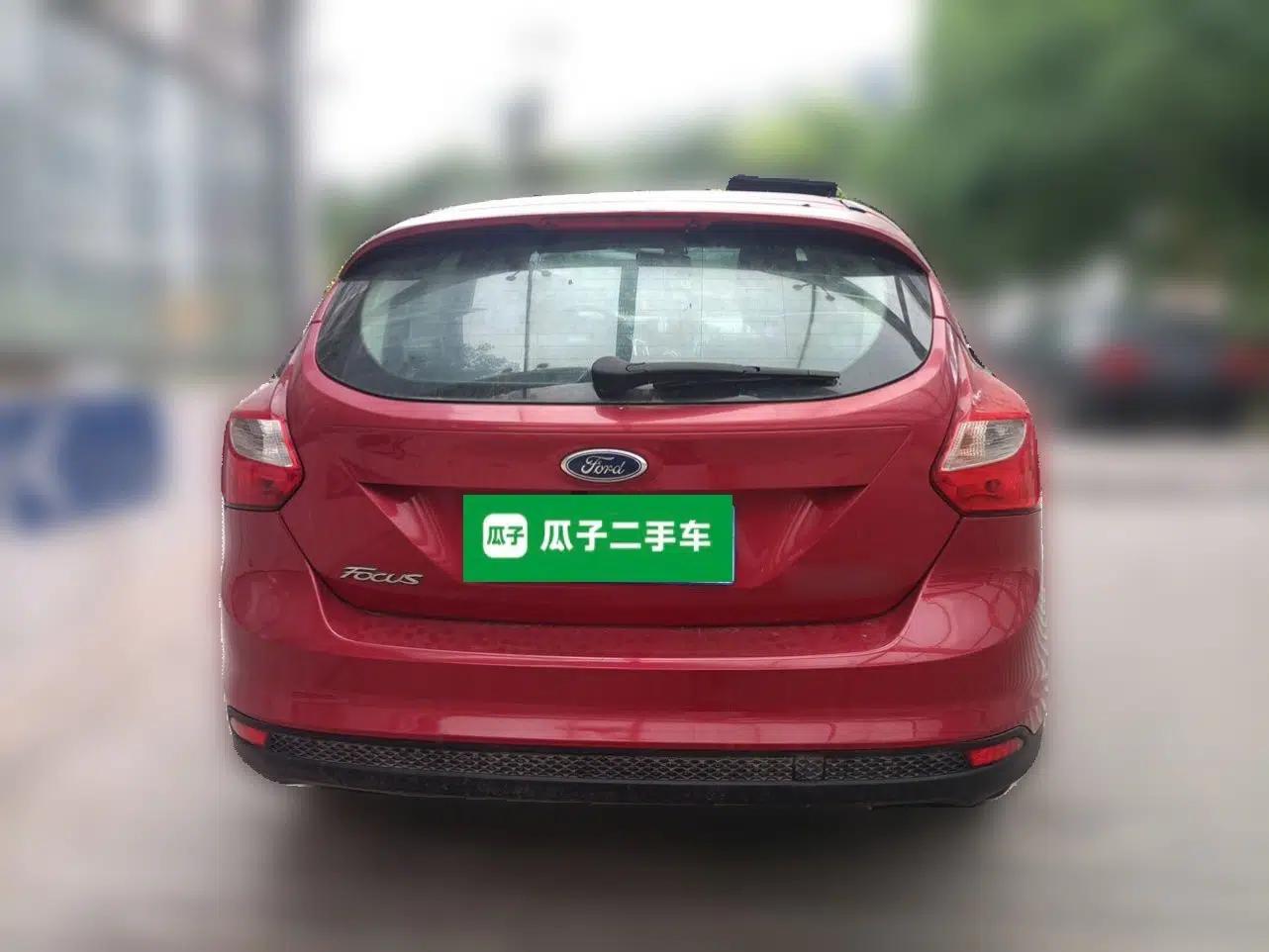 Ford Focus 2012 Hatchback 1.6L Automatic Comfort Model — миниатюра 5