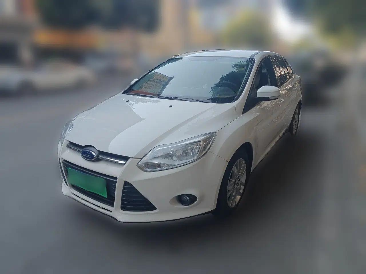 Ford Focus 2012 Sedan 1.6L Automatic Comfort Model — миниатюра 1