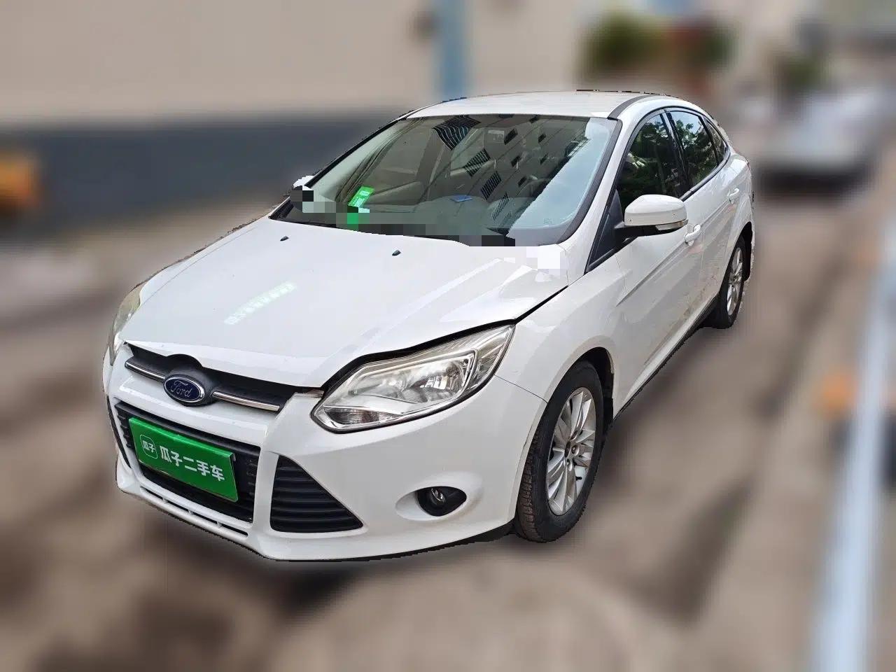 Ford Focus 2012 Sedan 1.6L Automatic Comfort Model — миниатюра 1