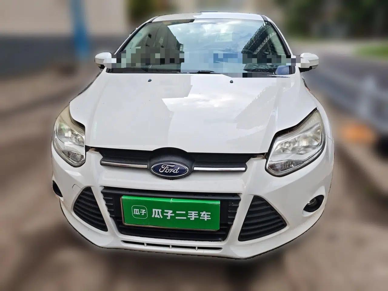 Ford Focus 2012 Sedan 1.6L Automatic Comfort Model — миниатюра 2