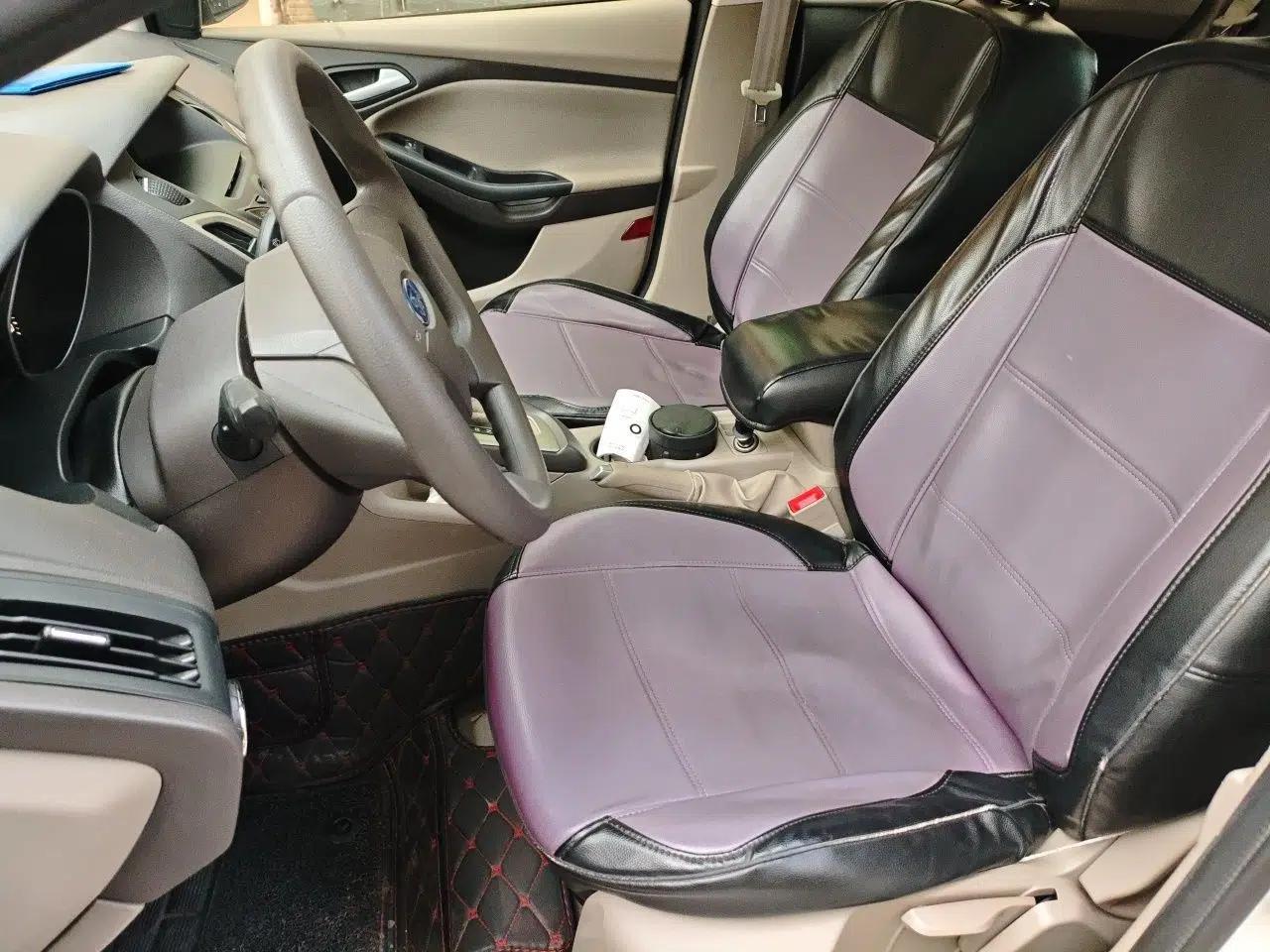 Ford Focus 2012 Sedan 1.6L Automatic Comfort Model — миниатюра 15