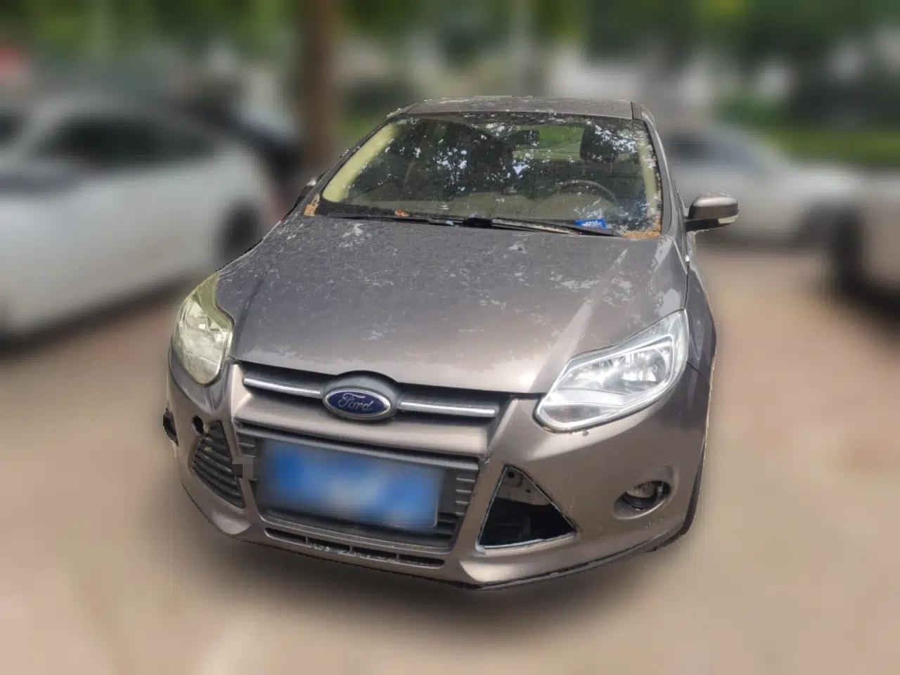 Ford Focus 2012 Sedan 1.6L Automatic Comfort Model — миниатюра 2