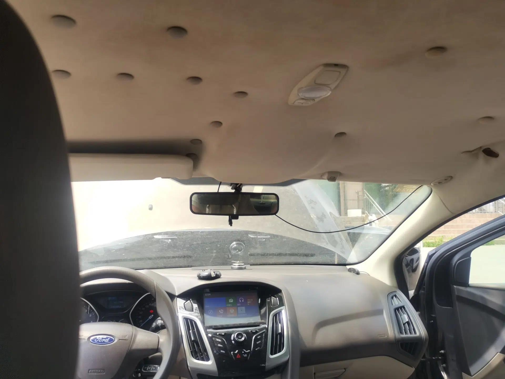 Ford Focus 2012 Sedan 1.6L Automatic Comfort Model — миниатюра 18