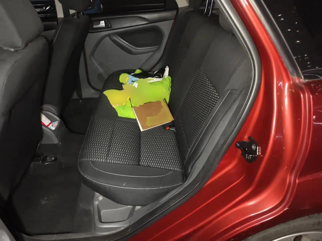 Ford Focus 2013 Hatchback Classic 1.8L Automatic Base Model — миниатюра 17