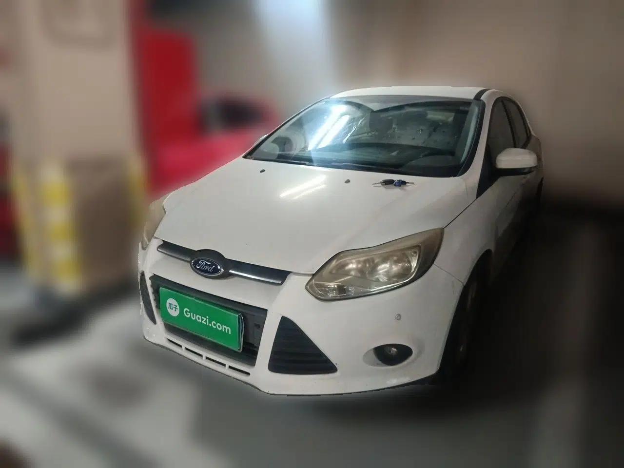 Ford Focus 2012 Sedan 1.6L Automatic Comfort Model — миниатюра 1