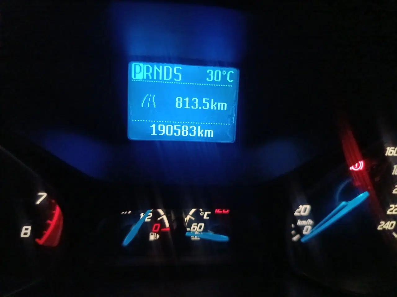 Ford Focus 2012 Sedan 1.6L Automatic Comfort Model — миниатюра 12