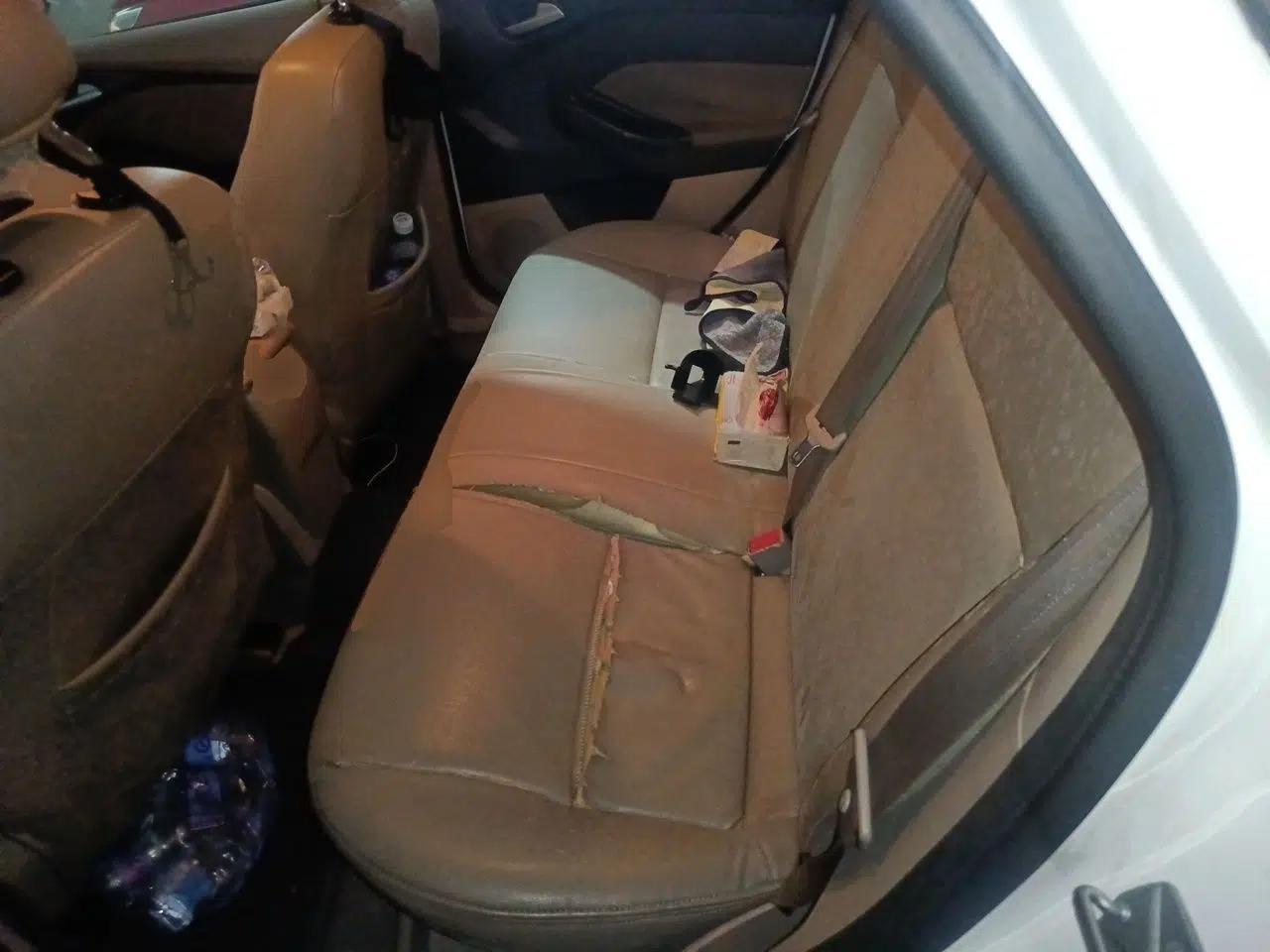 Ford Focus 2012 Sedan 1.6L Automatic Comfort Model — миниатюра 17