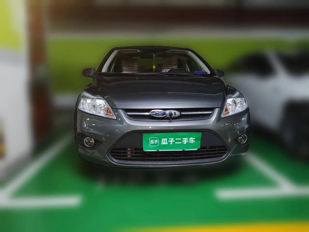 Ford Focus 2013 Sedan Classic 1.8L Automatic Base Model — миниатюра 2