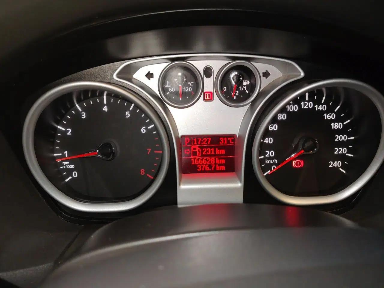 Ford Focus 2013 Sedan Classic 1.8L Automatic Base Model — миниатюра 11