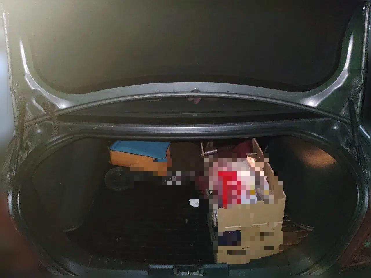 Ford Focus 2013 Sedan Classic 1.8L Automatic Base Model — миниатюра 19