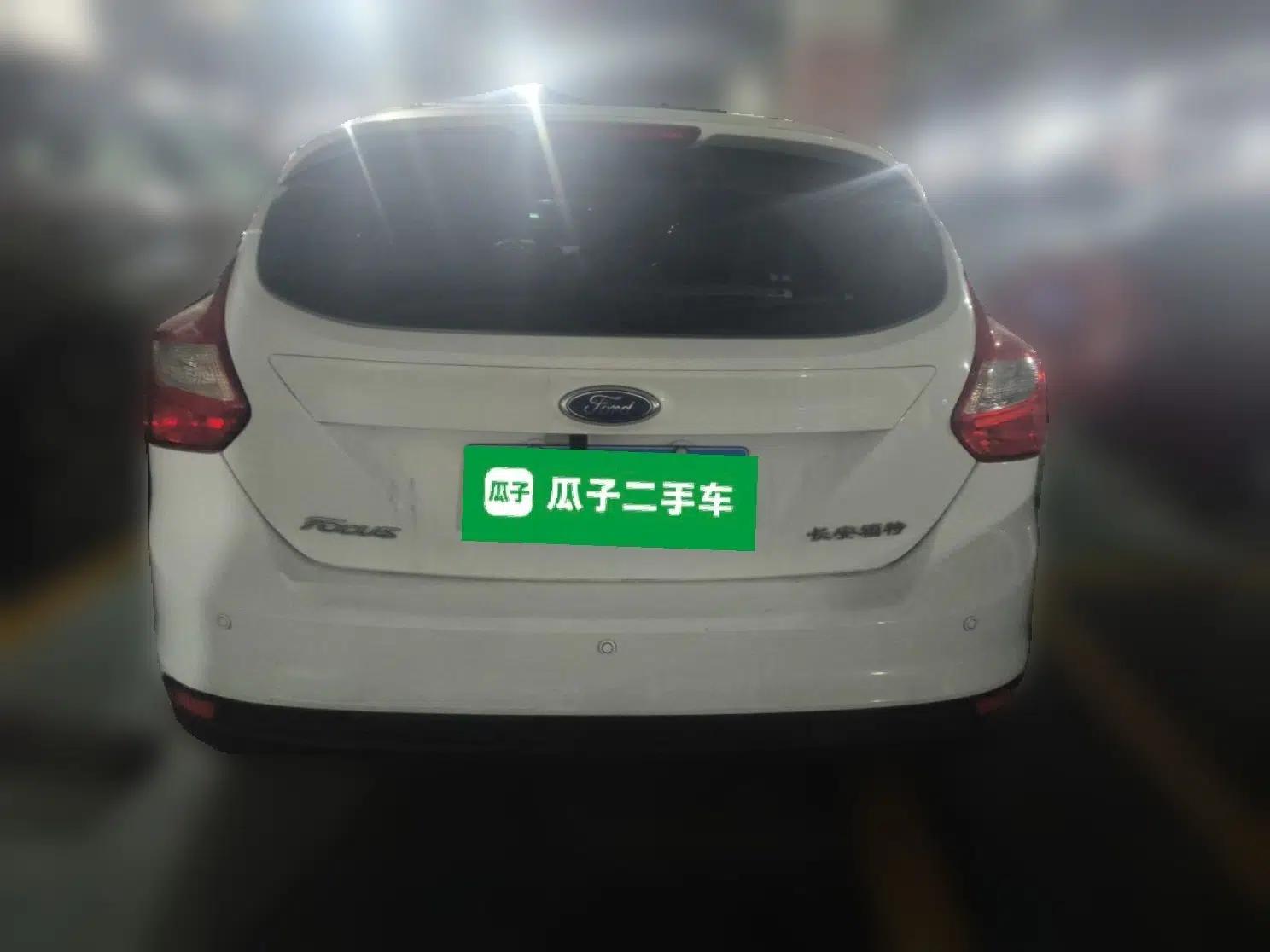 Ford Focus 2012 Hatchback 1.6L Automatic Comfort Model — миниатюра 5