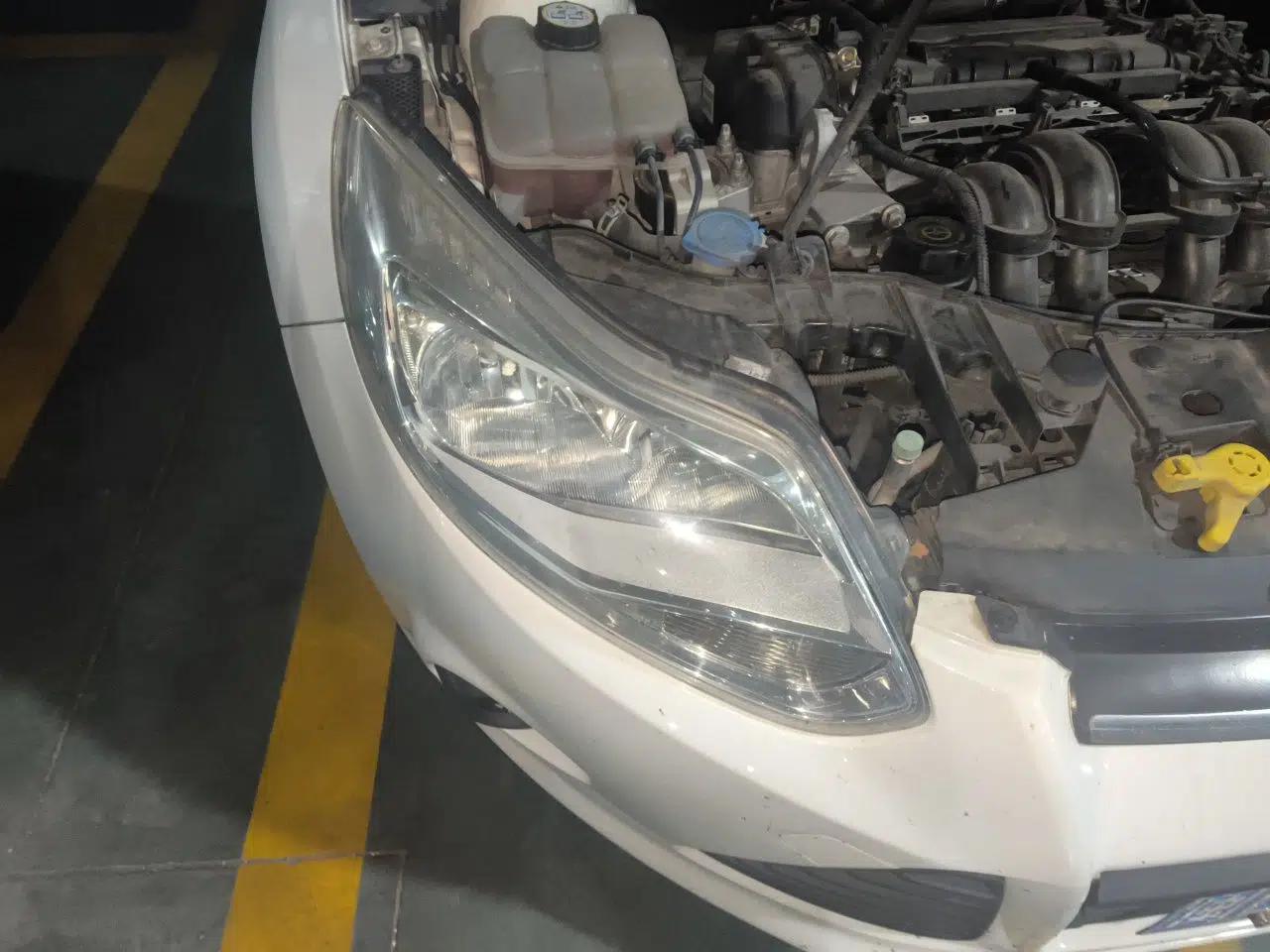 Ford Focus 2012 Hatchback 1.6L Automatic Comfort Model — миниатюра 7