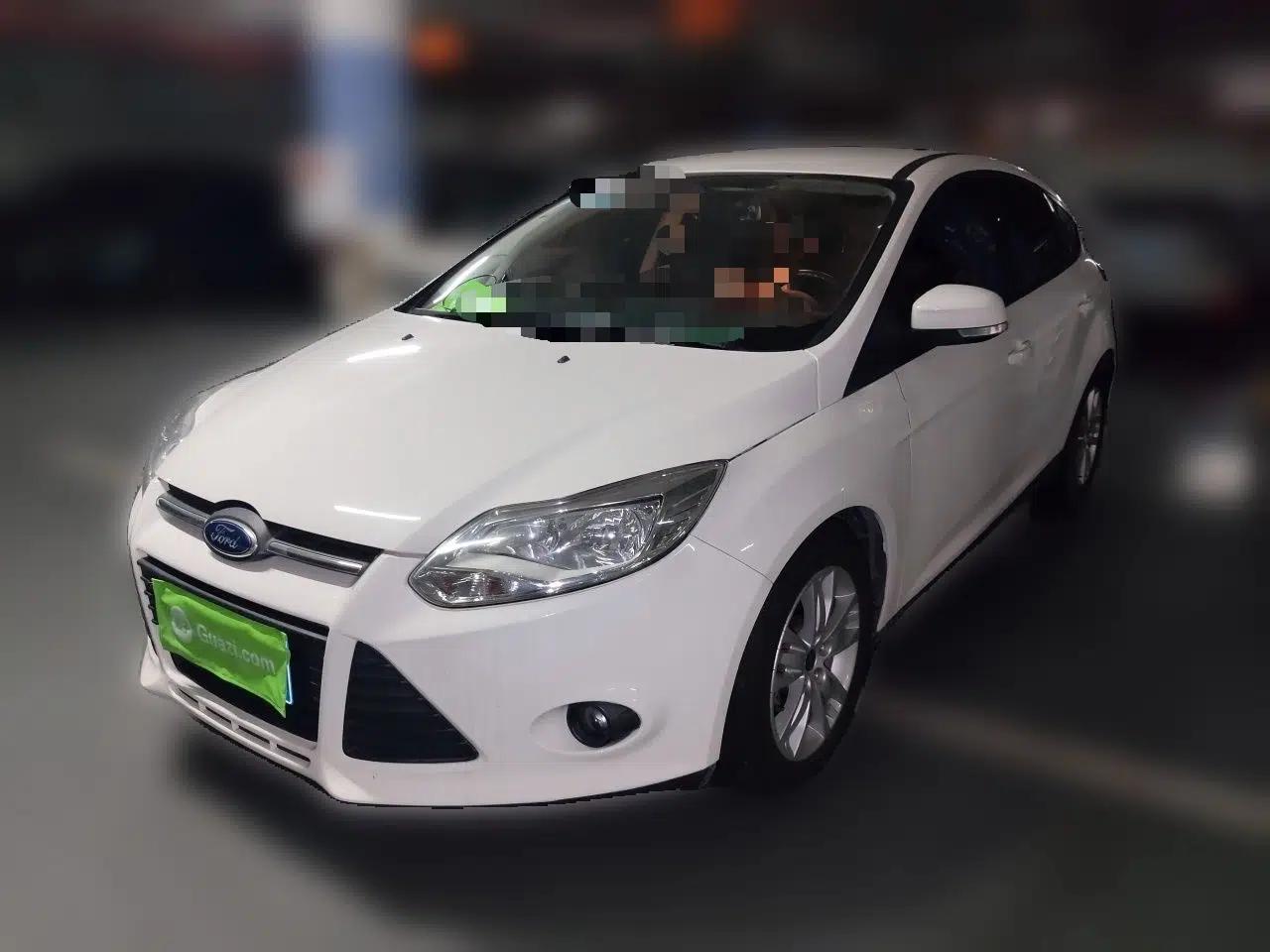 Ford Focus 2012 Hatchback 1.6L Automatic Comfort Model — миниатюра 1