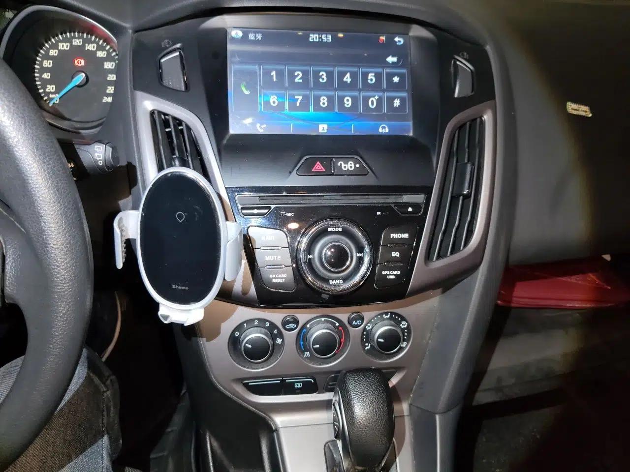 Ford Focus 2012 Hatchback 1.6L Automatic Comfort Model — миниатюра 13