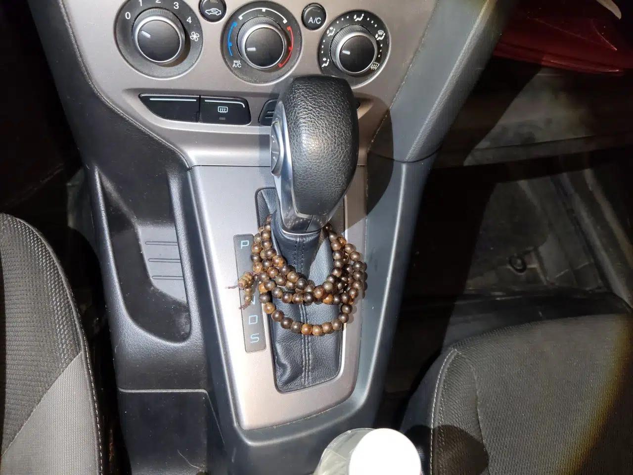 Ford Focus 2012 Hatchback 1.6L Automatic Comfort Model — миниатюра 14