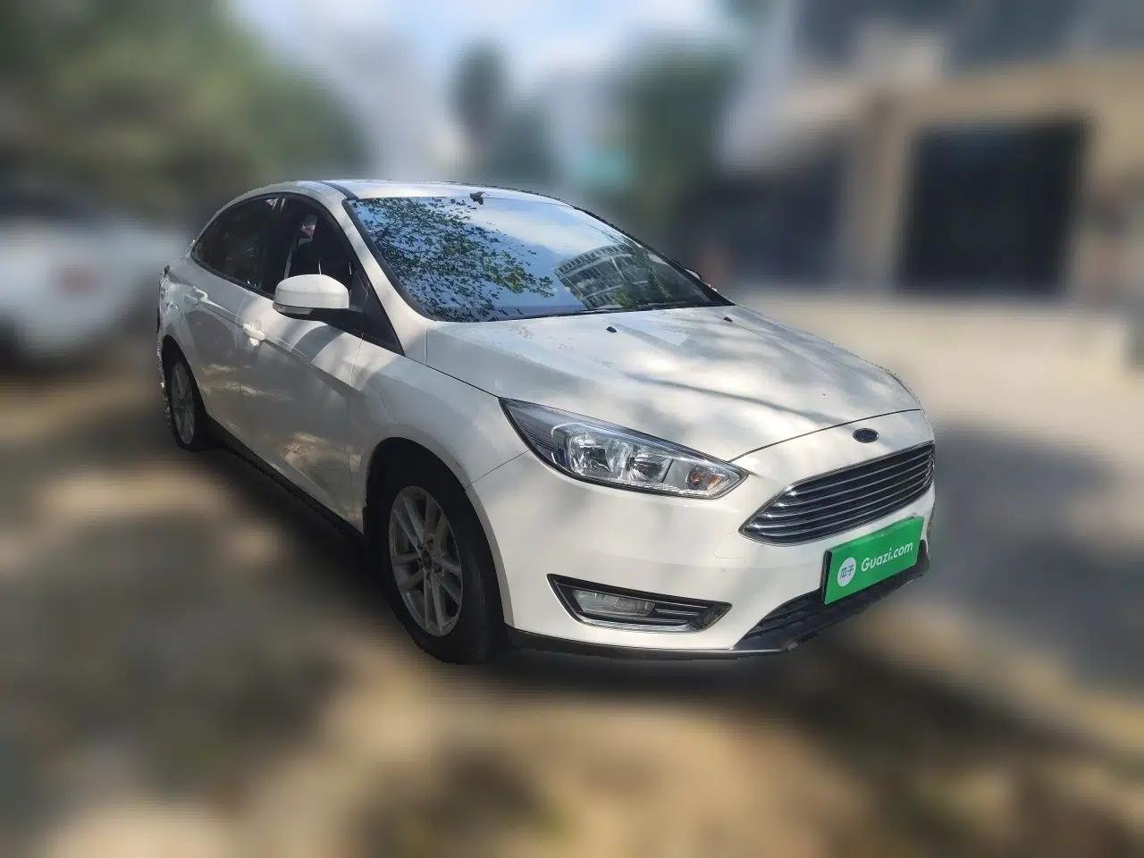 Ford Focus 2017 Sedan 1.6L Automatic Fashion Edition Smart Drive Version — миниатюра 3