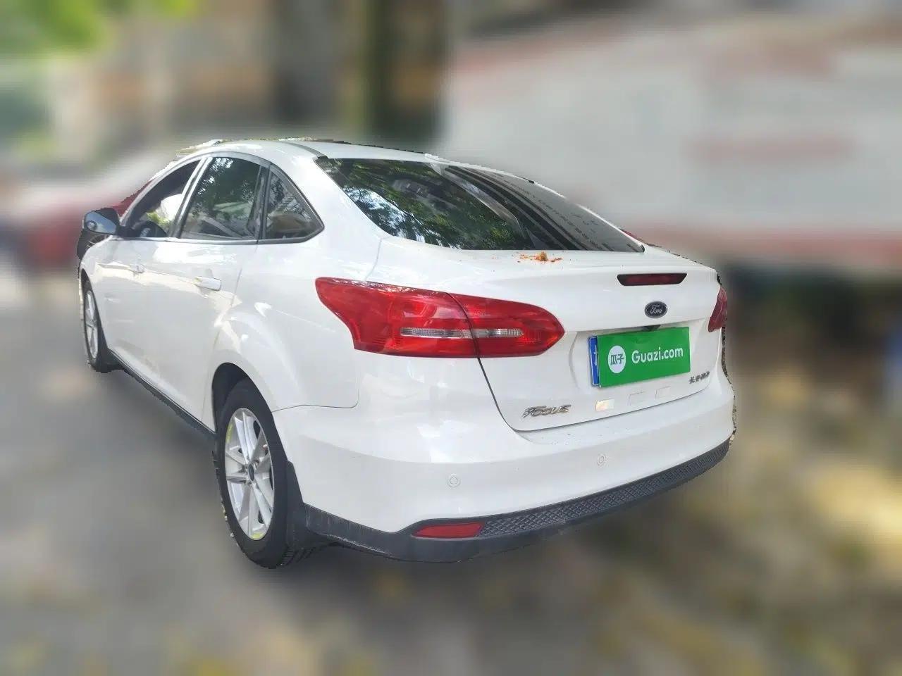 Ford Focus 2017 Sedan 1.6L Automatic Fashion Edition Smart Drive Version — миниатюра 4