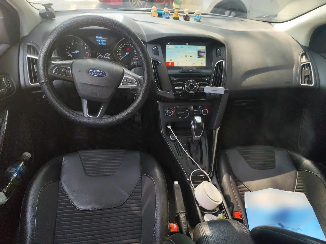 Ford Focus 2017 Sedan 1.6L Automatic Fashion Edition Smart Drive Version — миниатюра 9