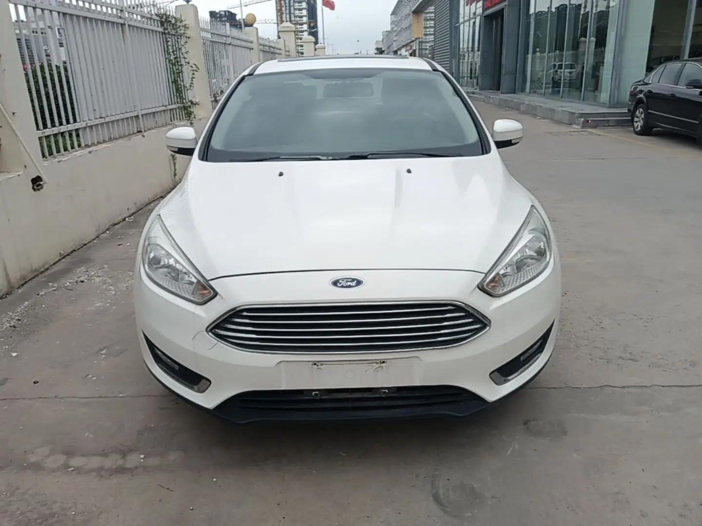 Ford Focus 2017 Sedan 1.6L Automatic Fashion Edition Smart Drive Version — миниатюра 2